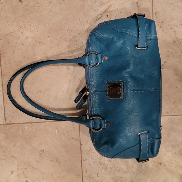 Tignanello Leather Shoulder Bag - Picture 4 of 8